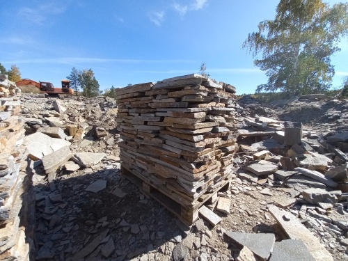 Плитняк златолит серебристый для мощения на бетон купить в Курской области