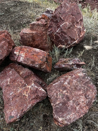 Ландшафтные глыбы красно-фиолетовые 200-1000 килограмм купить в Курской области