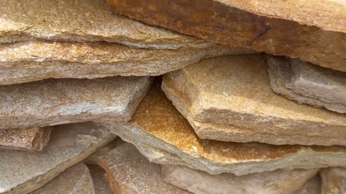 Плитняк златолит жёлтый золотистый для отмостки купить в Курской области