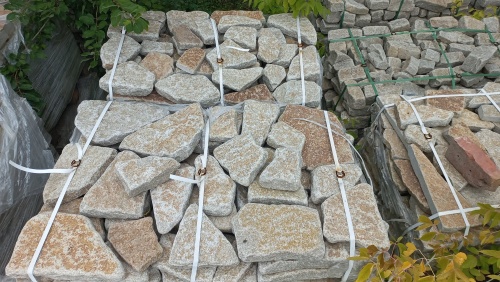 Плитняк гранитный галтованный купить в Курской области