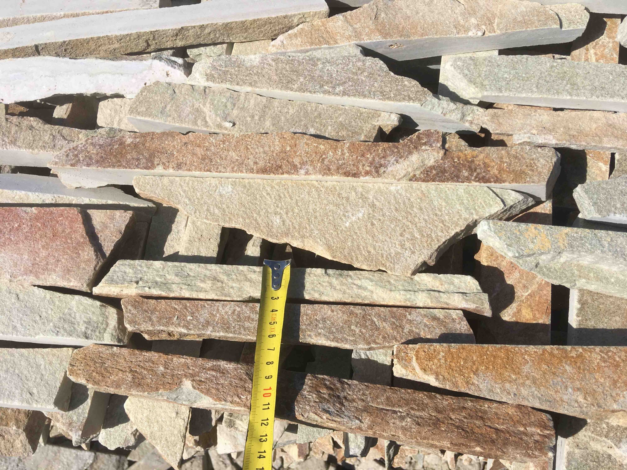 Горбушка златолит золотистый для облицовки купить в Курской области