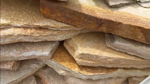 Плитняк златолит жёлтый золотистый для отмостки купить в Курской области