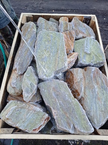 Златолит жёлтый, жёлто-зелёный глыбки и валуны для ланшафтного дизайна купить в Курской области