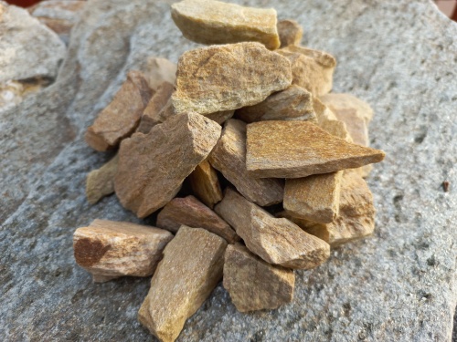 Златолит жёлтый декоративная каменная крошка купить в Курской области