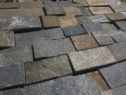 Плитка пилёная златолит Уральский для цоколя, отмостки купить в Курской области