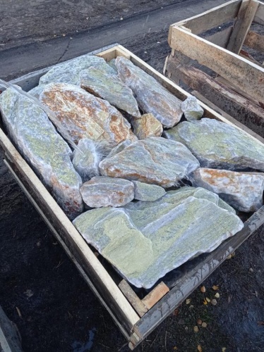 Златолит жёлтый, жёлто-зелёный глыбки и валуны для ланшафтного дизайна купить в Курской области