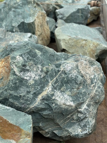 Камни для ландшафтного дизайна зелёные 10-60 килограмм купить в Курской области