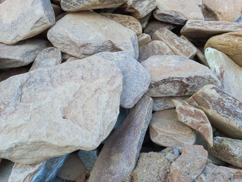 Златолит жёлтый, жёлто-зелёный глыбки и валуны для ланшафтного дизайна купить в Курской области