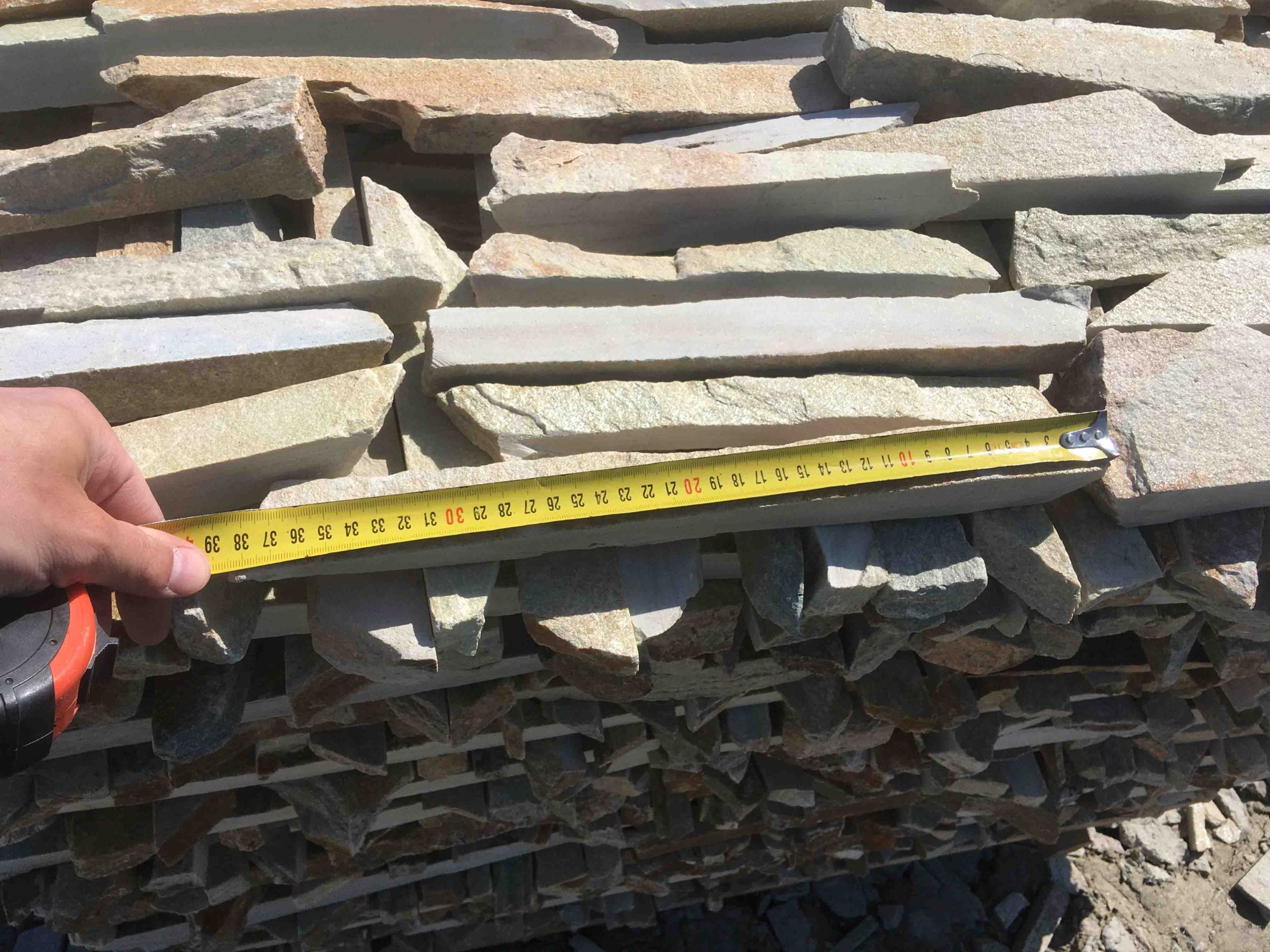 Горбушка златолит золотистый для облицовки купить в Курской области