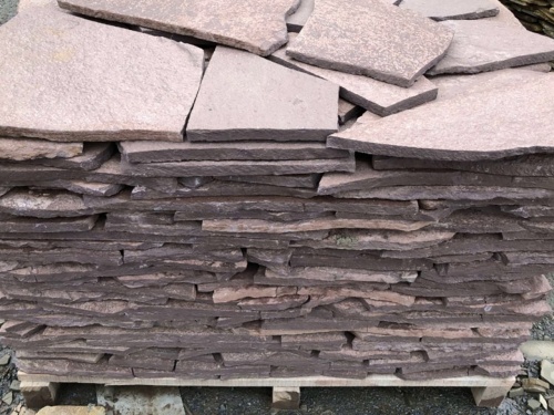 Плитняк лемезит бордовый для облицовки цоколя 20-25 мм  купить в Курской области