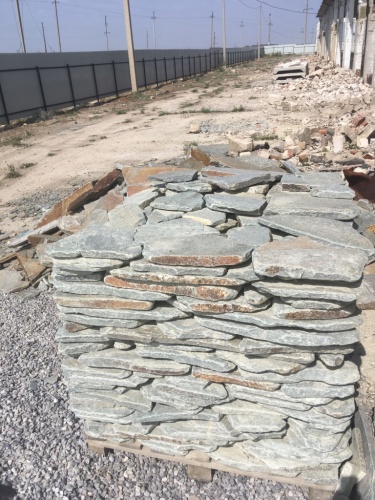 Златолит серебристый галтованный для лестниц купить в Курской области