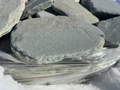 Плитняк златолит зелёный галтованный для мощения на бетон купить в Курской области