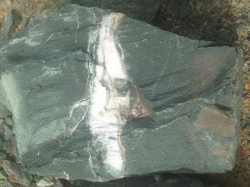 Гигантские зелёные валуны для ландшафтного дизайна весом более 5 тонн купить в Курской области